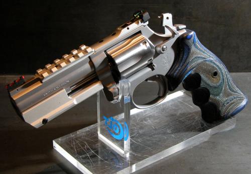 Artikelbild des Artikels “Shooters Shop Smith & Wesson CUSTOM COMBAT -SILVER- S&W 686  4"Zoll 357 Magnum “