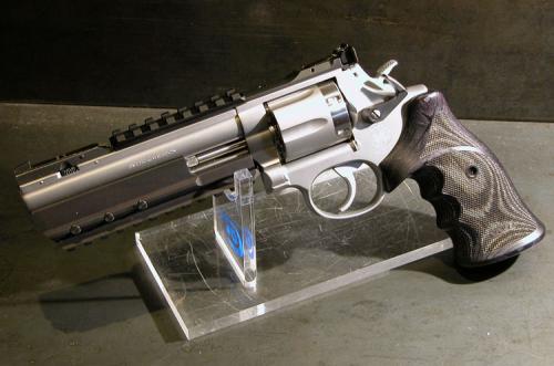 Artikelbild 3 des Artikels “Shooters Shop White-Diamond PRACTICAL-LUX PLUS DuoTone S&W 686  6"Zoll 357 Magnum “