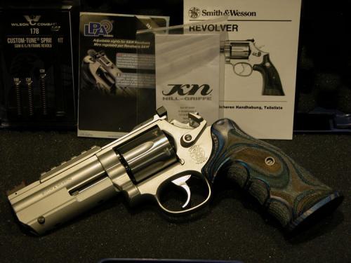 Artikelbild 3 des Artikels “Shooters Shop Smith & Wesson CUSTOM COMBAT -SILVER- S&W 686  4"Zoll 357 Magnum “