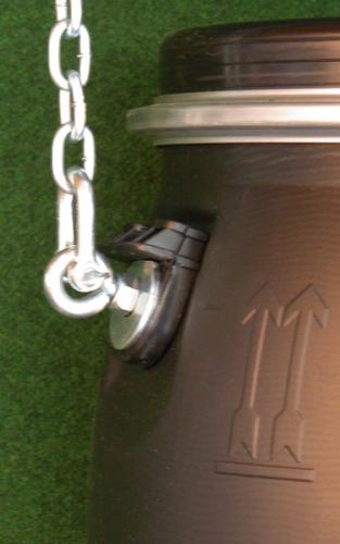 Artikelbild 3 des Artikels “Vorratsbehälter für Futterautomaten 60L Fass, schwarz od. blau mit Deckel, Dichtung, Spannring, Aufhängeösen -OHNE AUTOMAT-- “
