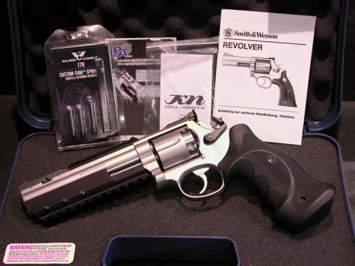 Artikelbild 4 des Artikels “Shooters Shop White-Diamond PRACTICAL-LUX BLACK DuoTone S&W 686 6"Zoll 357 Magnum “