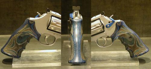 Artikelbild 5 des Artikels “Shooters Shop Smith & Wesson White-Diamond BLUE VELVET DuoTone S&W 686  6"Zoll 357 Magnum “