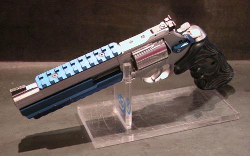 Artikelbild 7 des Artikels “Shooters Shop Smith & Wesson White-Diamond BLUE VELVET DuoTone S&W 686  6"Zoll 357 Magnum “