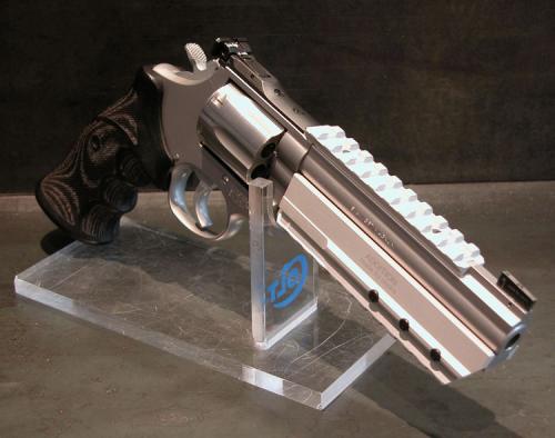 Artikelbild 9 des Artikels “Shooters Shop Smith & Wesson White-Diamond "Silver-Starshooter" Centra 2-Stellungskorn 686-3  6"Zoll 357 Magnum “