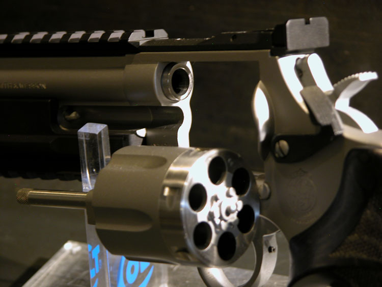 Artikelbild 10 des Artikels “Shooters Shop White-Diamond PRACTICAL-LUX PLUS DuoTone S&W 686  6"Zoll 357 Magnum “