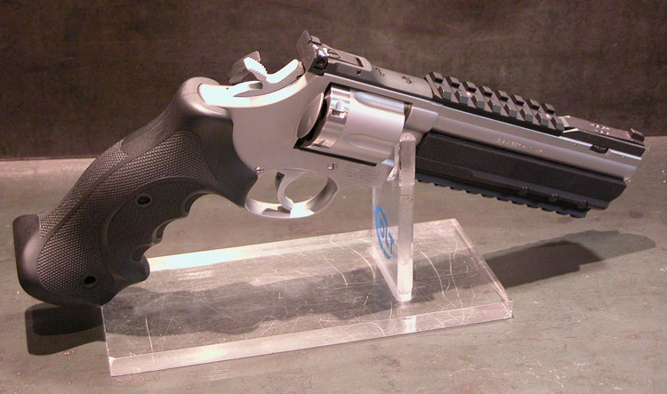 Artikelbild 10 des Artikels “Shooters Shop White-Diamond PRACTICAL-LUX BLACK DuoTone S&W 686 6"Zoll 357 Magnum “