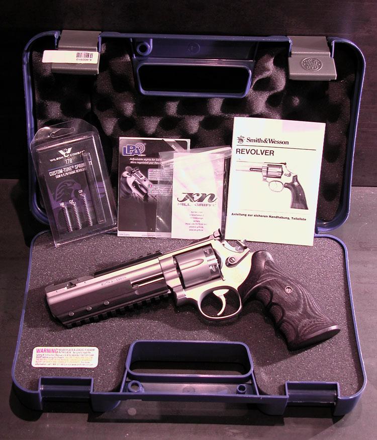 Artikelbild 2 des Artikels “Shooters Shop White-Diamond PRACTICAL-LUX PLUS DuoTone S&W 686  6"Zoll 357 Magnum “