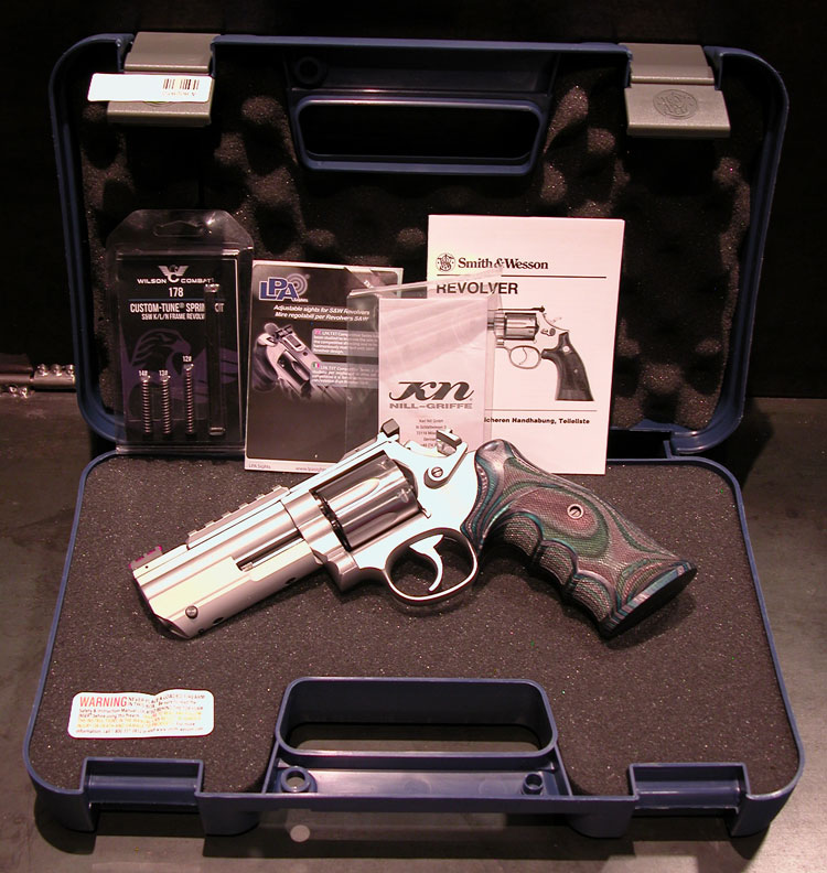 Artikelbild 2 des Artikels “Shooters Shop Smith & Wesson CUSTOM COMBAT -SILVER- S&W 686  4"Zoll 357 Magnum “