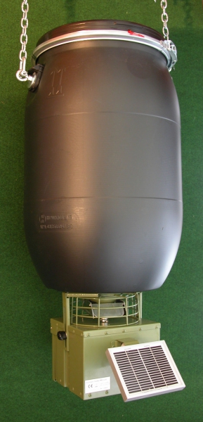 Artikelbild 2 des Artikels “Vorratsbehälter für Futterautomaten 60L Fass, schwarz od. blau mit Deckel, Dichtung, Spannring, Aufhängeösen -OHNE AUTOMAT-- “