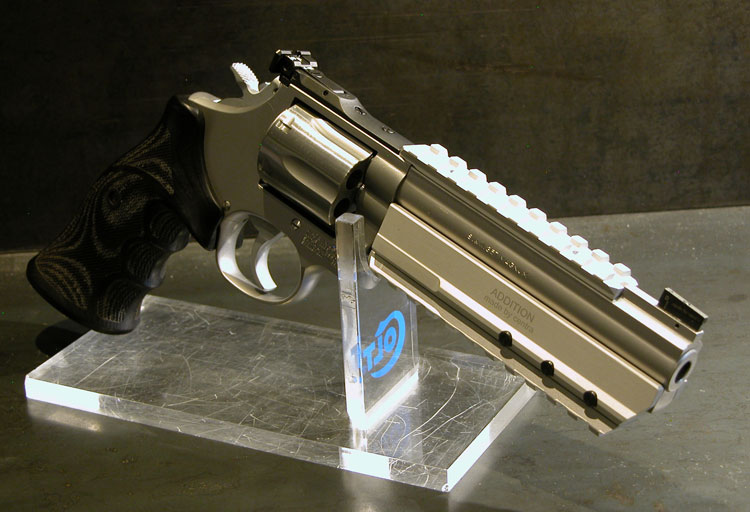 Artikelbild 4 des Artikels “Shooters Shop Smith & Wesson White-Diamond "Silver-Starshooter" Centra 2-Stellungskorn 686-3  6"Zoll 357 Magnum “