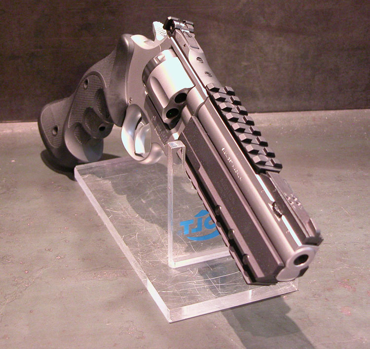 Artikelbild 7 des Artikels “Shooters Shop White-Diamond PRACTICAL-LUX BLACK DuoTone S&W 686 6"Zoll 357 Magnum “