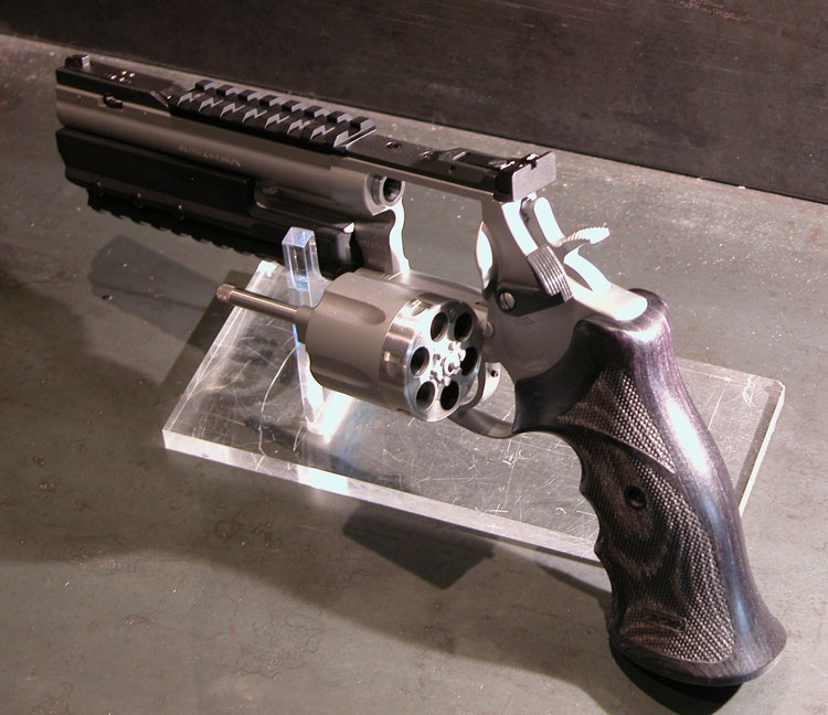 Artikelbild 9 des Artikels “Shooters Shop White-Diamond PRACTICAL-LUX PLUS DuoTone S&W 686  6"Zoll 357 Magnum “