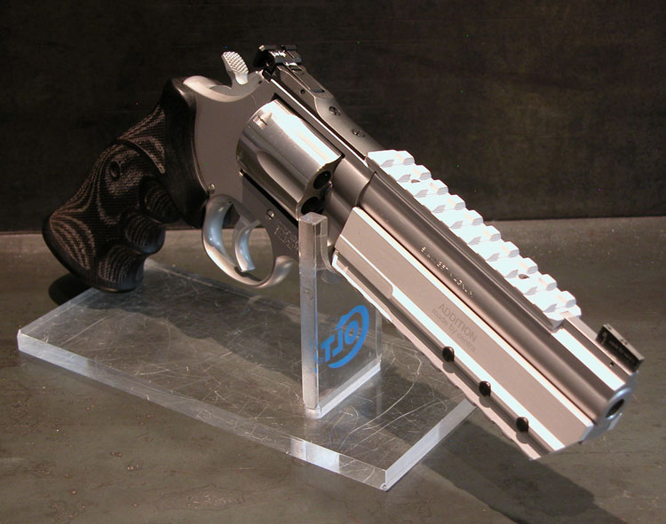 Artikelbild 9 des Artikels “Shooters Shop Smith & Wesson White-Diamond "Silver-Starshooter" Centra 2-Stellungskorn 686-3  6"Zoll 357 Magnum “